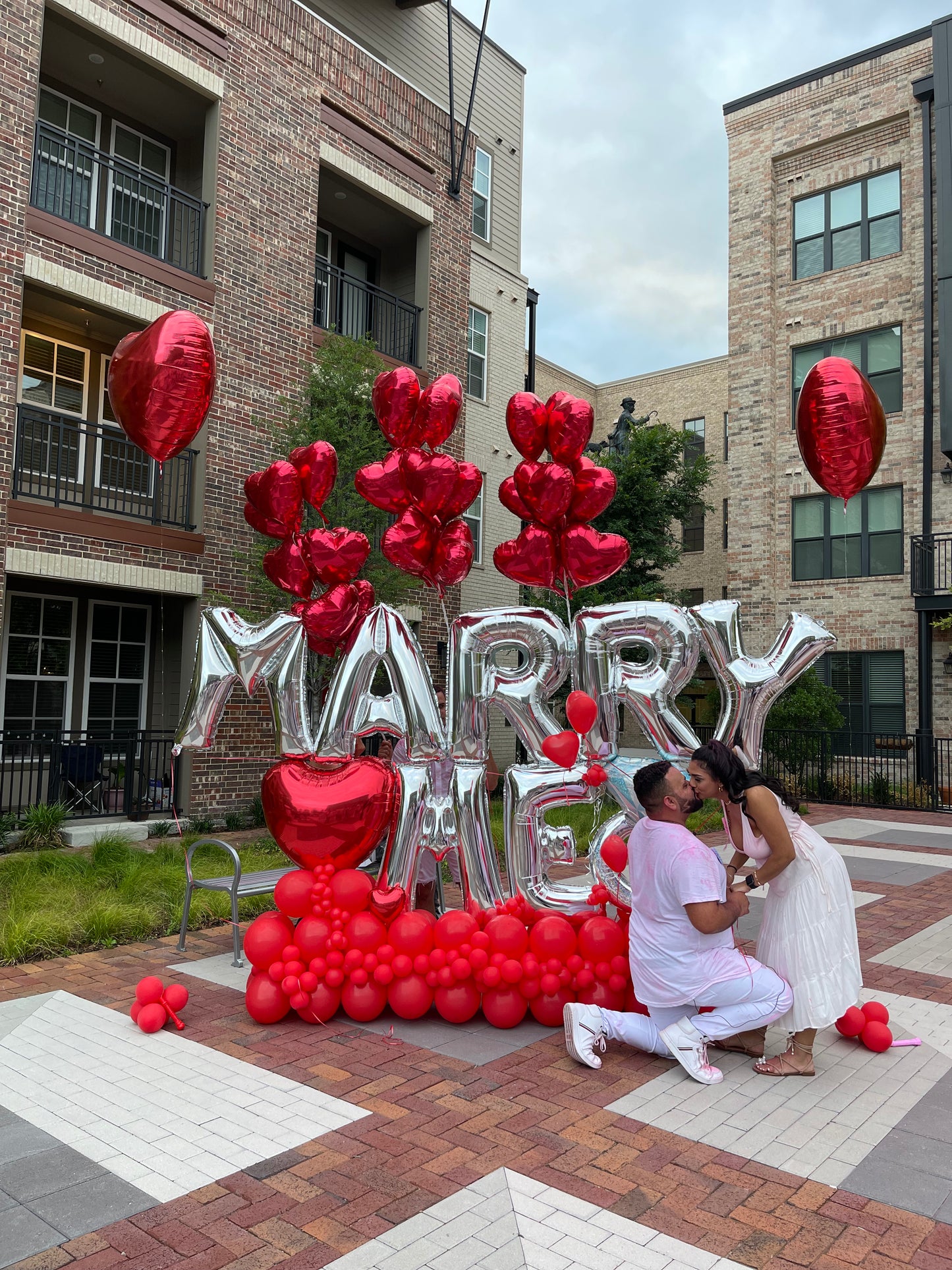 balloons bouquet merry me (click to see more photos)