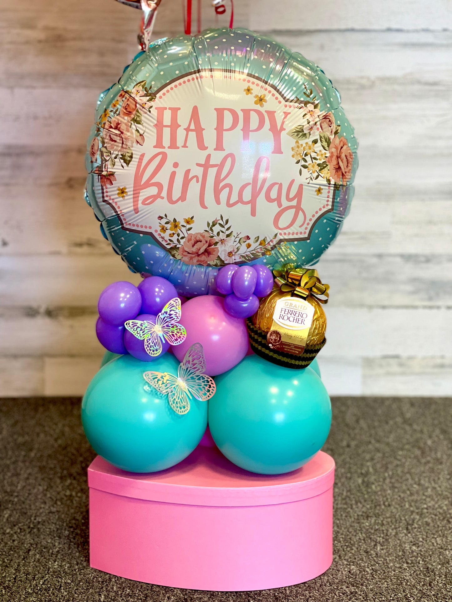 Box balloon bouquet