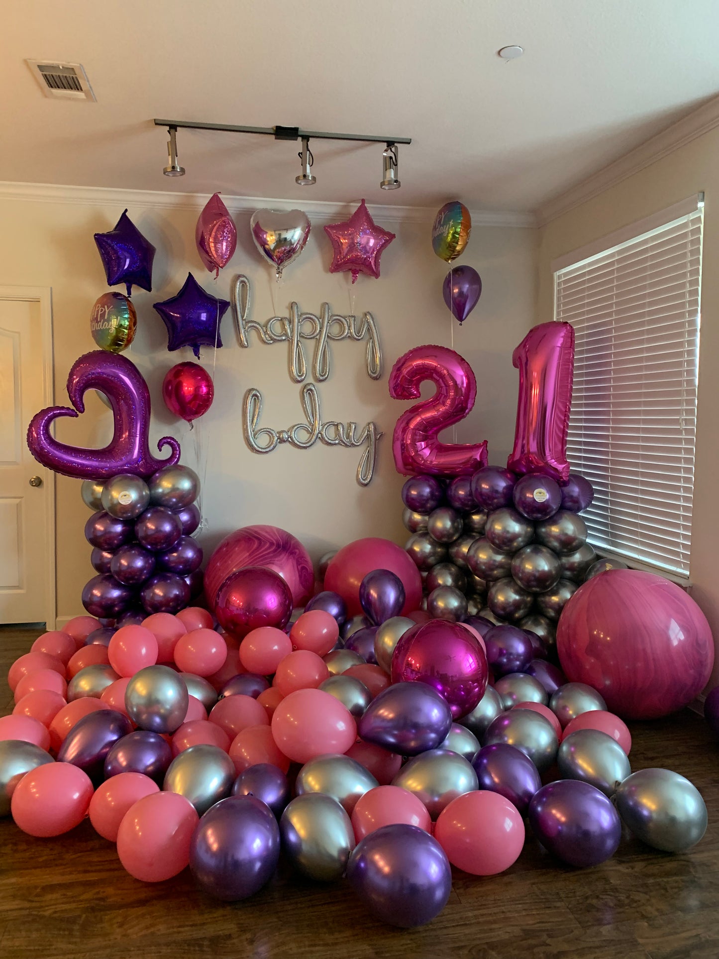 ROOM DECOR HBD (click to see more photos)